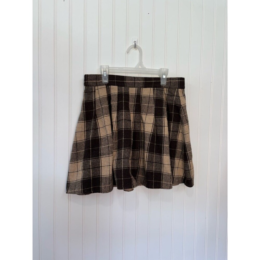 SHEIN academia grunge Beige and Black Plaid Pleated Mini Skirt - Picture 2 of 5